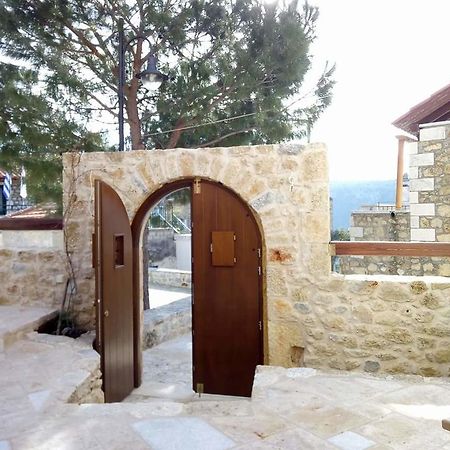 Vetilios Lithos Boutique Hotel Néon Oítilon Exteriör bild