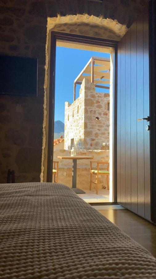 Vetilios Lithos Boutique Hotel Néon Oítilon Exteriör bild