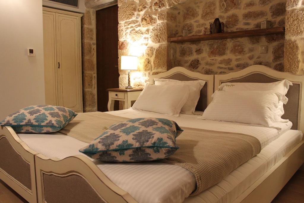 Vetilios Lithos Boutique Hotel Néon Oítilon Exteriör bild