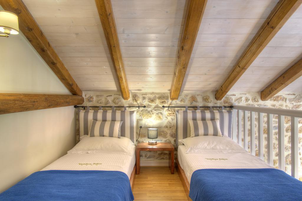 Vetilios Lithos Boutique Hotel Néon Oítilon Exteriör bild
