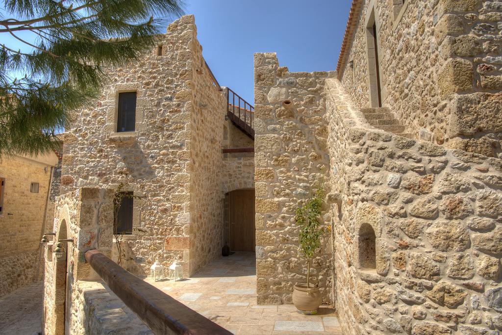 Vetilios Lithos Boutique Hotel Néon Oítilon Exteriör bild