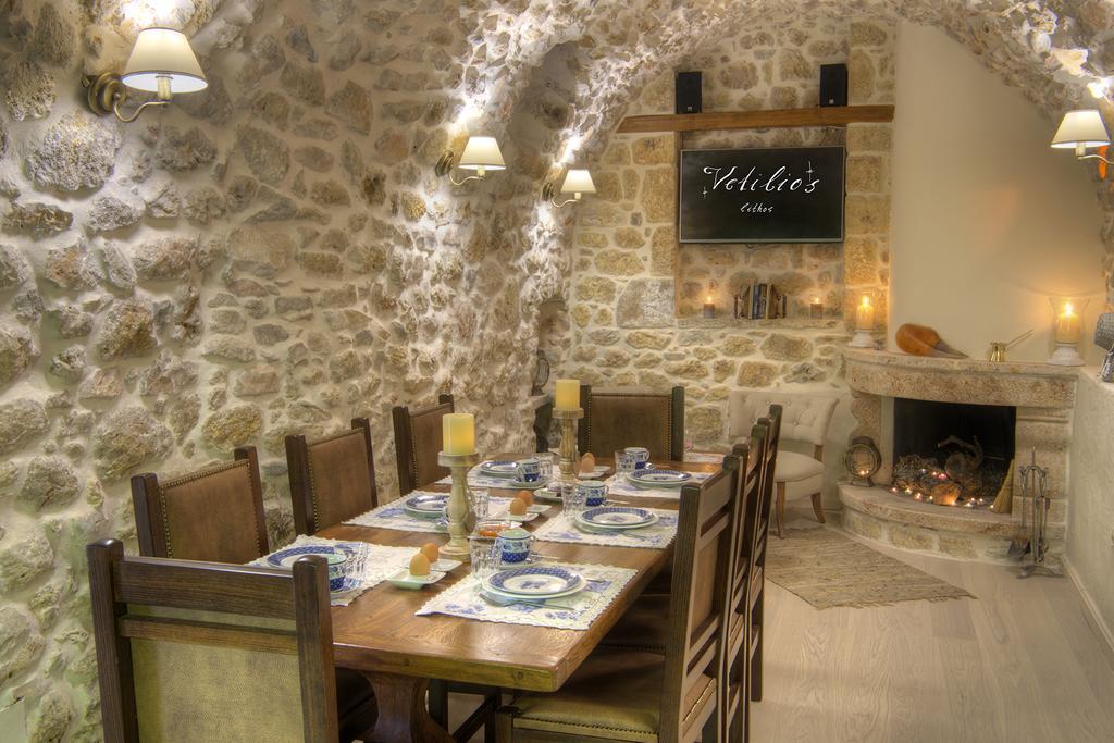 Vetilios Lithos Boutique Hotel Néon Oítilon Exteriör bild
