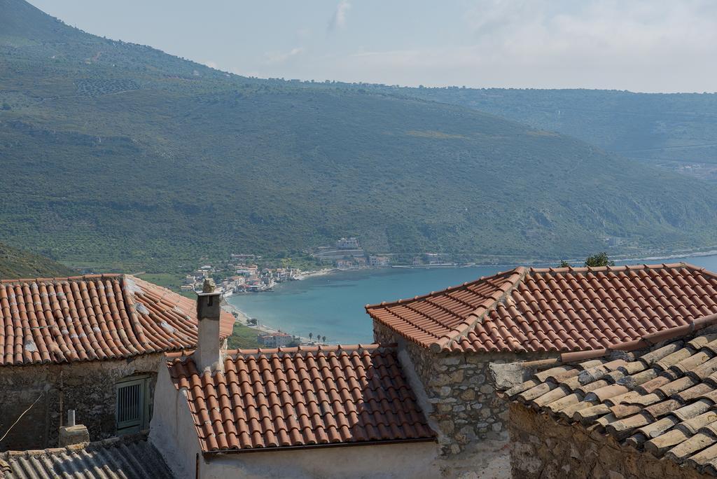 Vetilios Lithos Boutique Hotel Néon Oítilon Exteriör bild